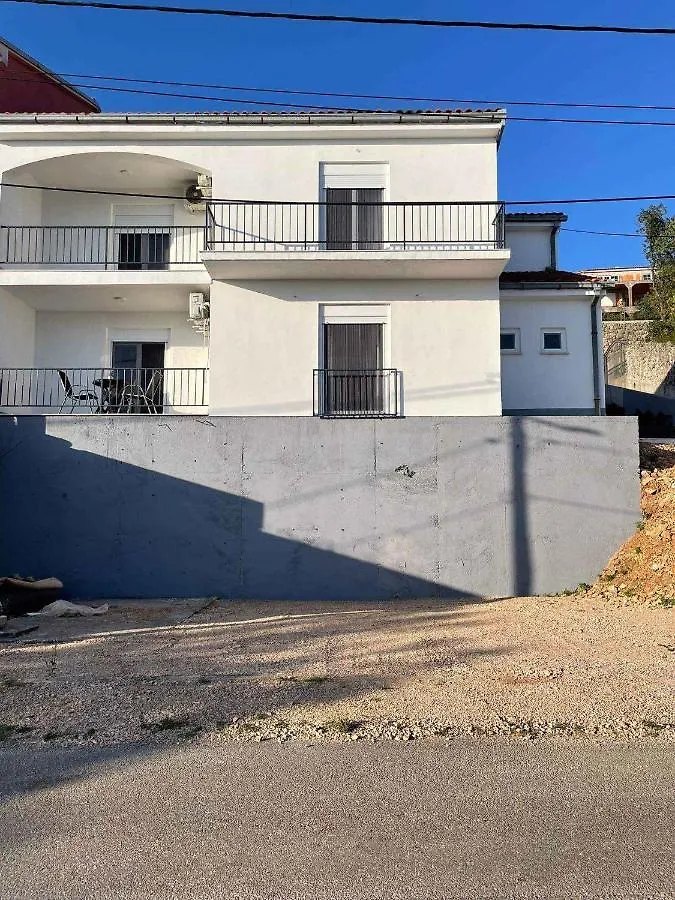 Apartments In Dramalj 42940 0*,